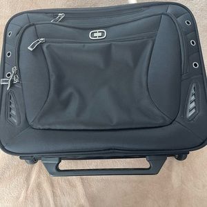 Ogio Rocker RBC Carrying Case Rolling Briefcase and Weekend Bag